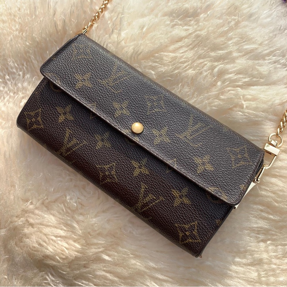 Authentic Louis Vuitton Sarah Monogram Wallet